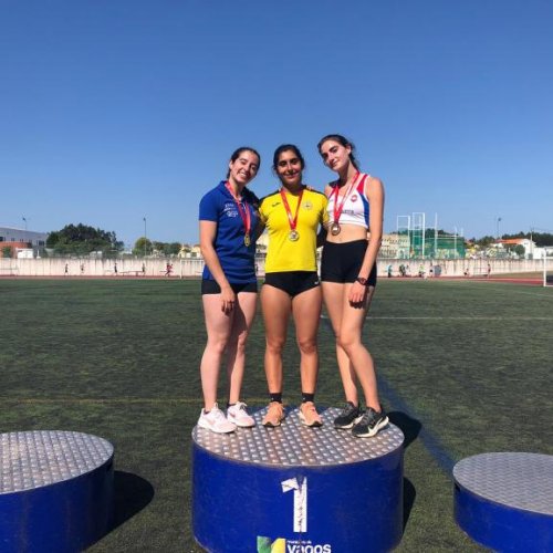 Alice Finisterra é campeã distrital de juniores!