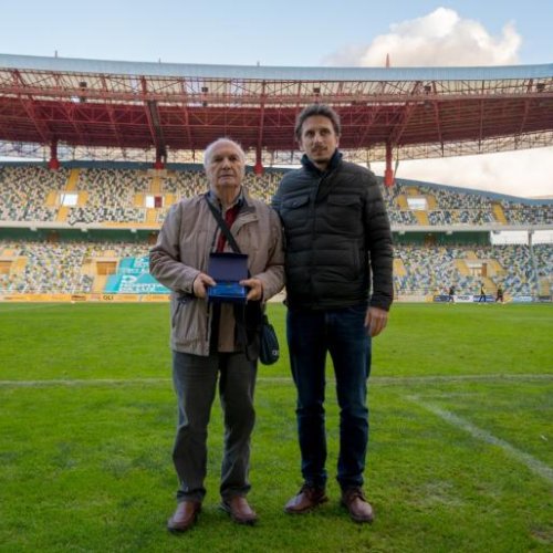 António Ribeiro homenageado pelo SC Beira-Mar