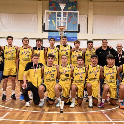 BASQUETEBOL: Sub-18 são Campeões Distritais 