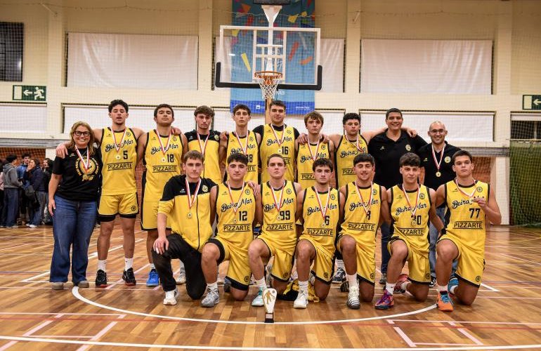 BASQUETEBOL: Sub-18 são Campeões Distritais 