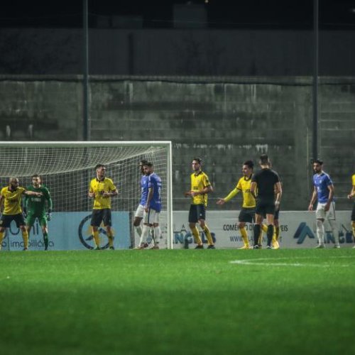 DERROTA "AURI-NEGRA" NA DESLOCAÇÃO A PAREDES