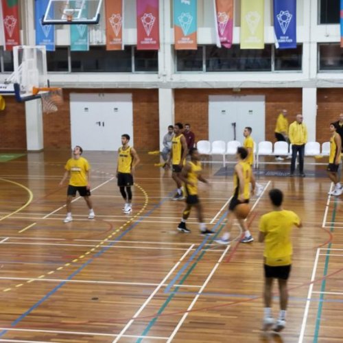 Derrota com o líder Olivais