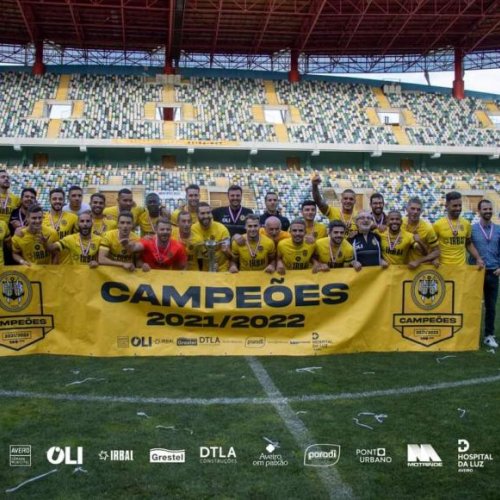 Época fecha com duas Taças para tentar ganhar!