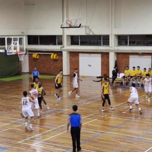 Equipa sénior superiorizou-se em casa ao CAB Madeira