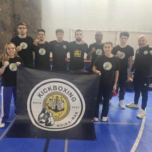 Kickboxing aurinegro eficiente no Troféu FNKDA