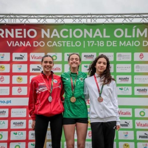 Laura Bento de Prata no Olímpico Jovem de Atletismo