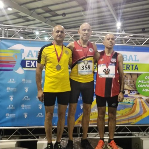 OURO PARA JORGE SANTOS NO MASTER EM PISTA COBERTA