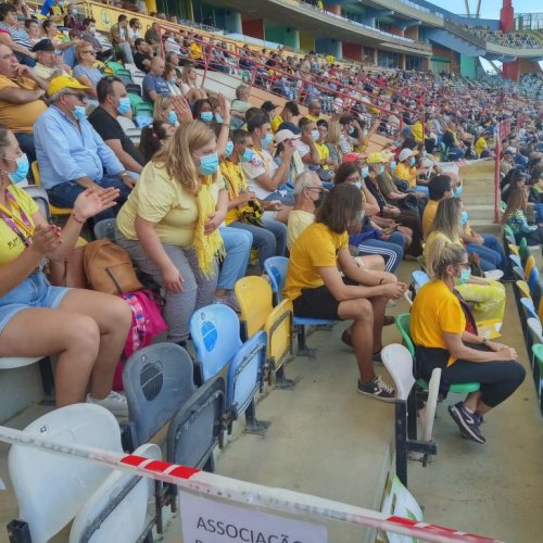 "Pais em Rede" levados ao estádio pela Grestel