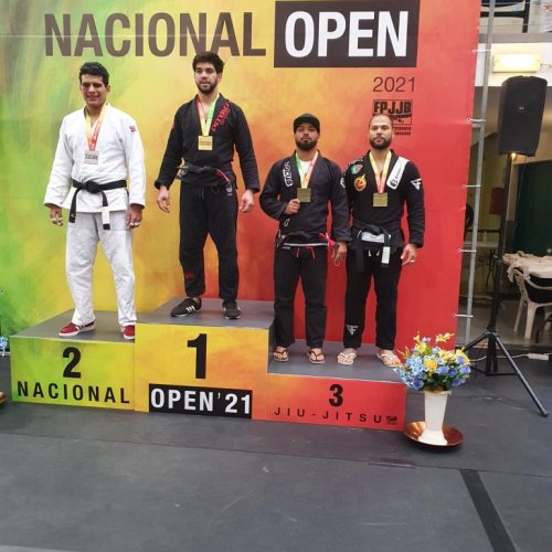 Pódio "Auri-Negro" no Open Nacional de Jiu-Jitsu Brasileiro