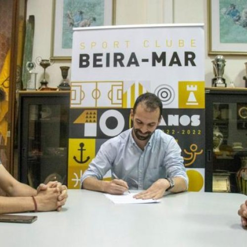 Ricardo Maia renova com SC Beira-Mar