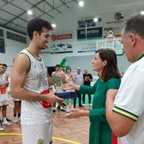 Seniores conquistam 2º Torneio Quadrangular João Pedro Sousa