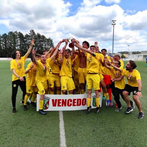 Sub-19 são Campeões Distritais da 2ª divisão!