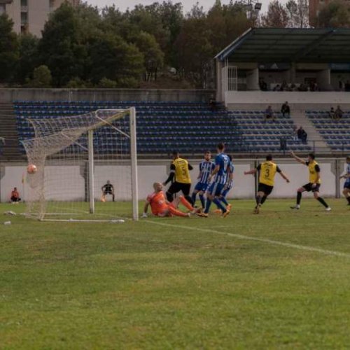 Vitória confortável em Alpendorada