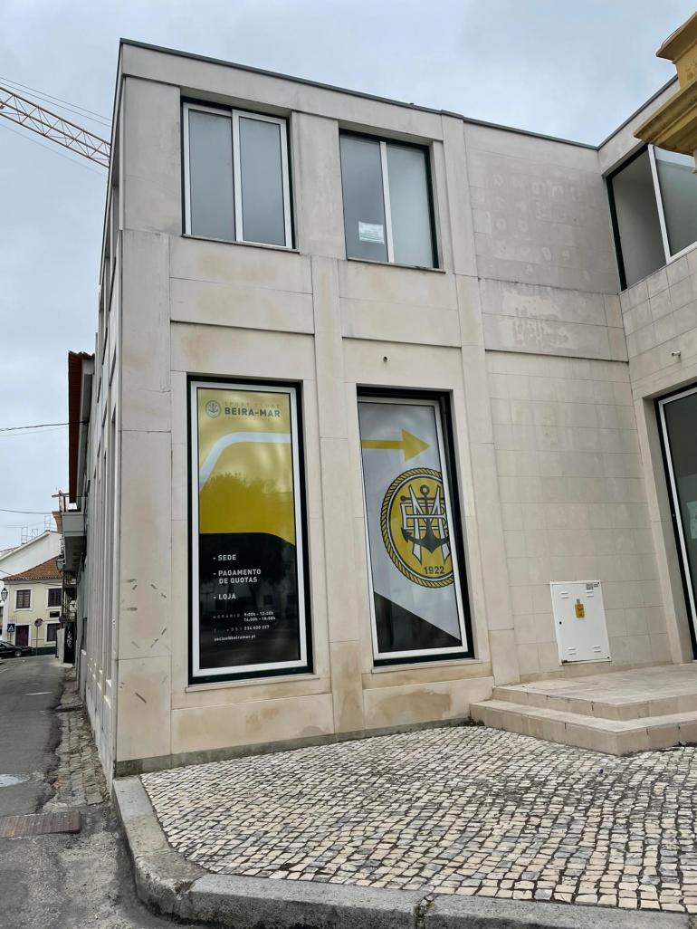 Sede com nova imagem exterior