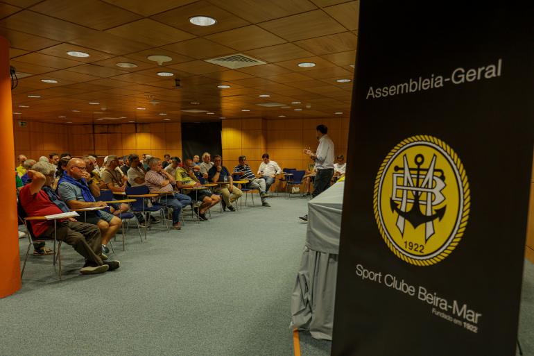 SÓCIOS APROVAM ALTERAÇÕES POR UNANIMIDADE